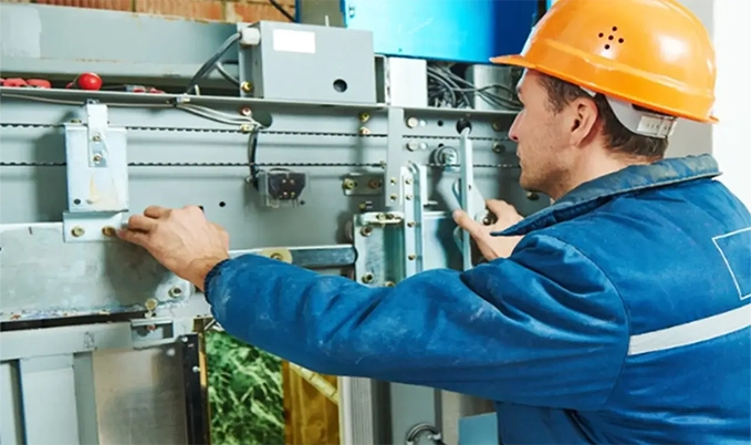 Elevator repair service in UAE